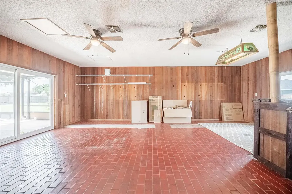 252 W Brookins Avenue Eagle Lake FL 33839