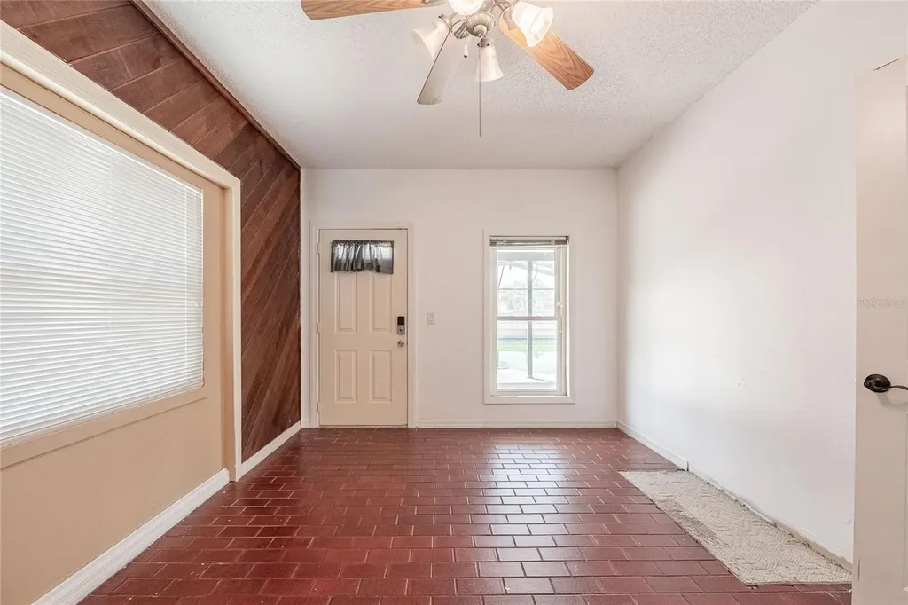 252 W Brookins Avenue Eagle Lake FL 33839