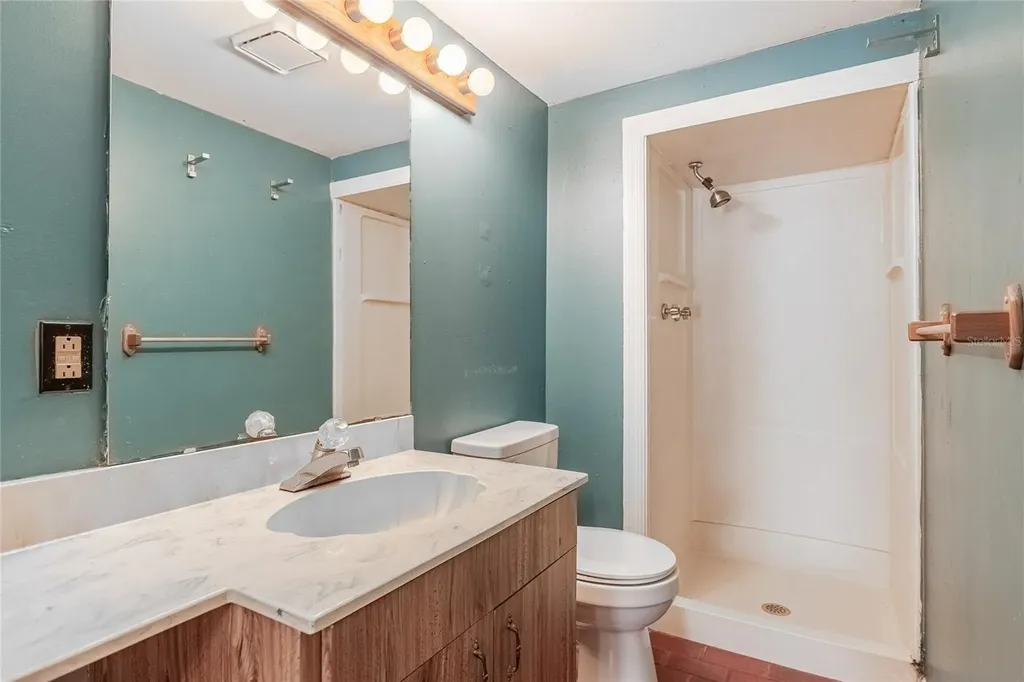 252 W Brookins Avenue Eagle Lake FL 33839