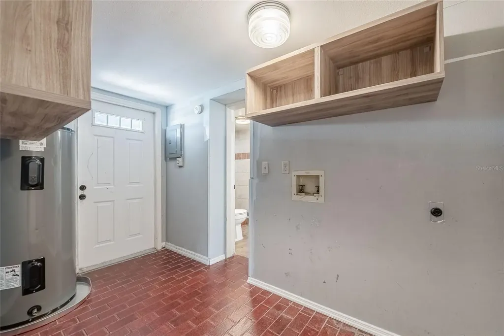 252 W Brookins Avenue Eagle Lake FL 33839