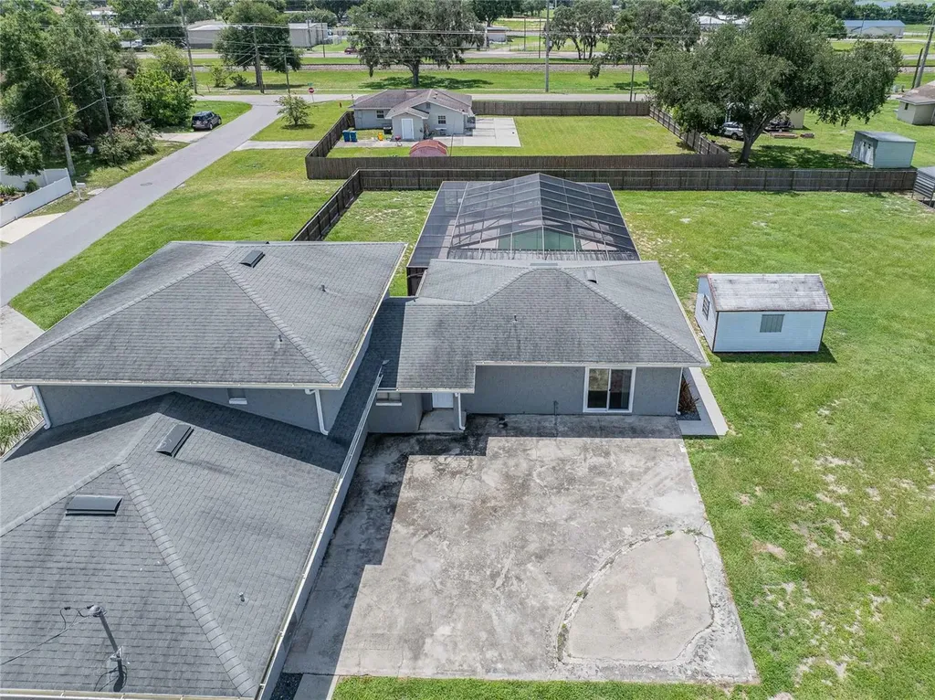 252 W Brookins Avenue Eagle Lake FL 33839