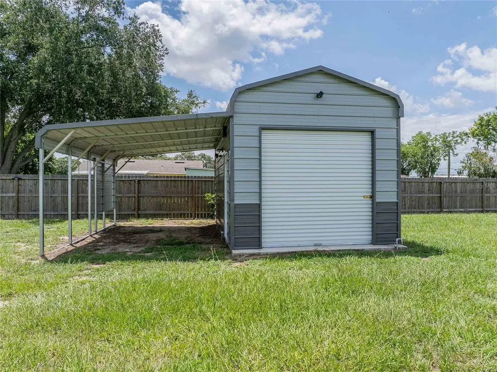 252 W Brookins Avenue Eagle Lake FL 33839
