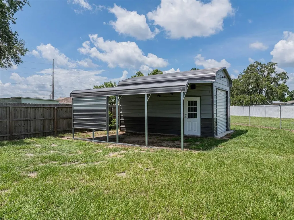 252 W Brookins Avenue Eagle Lake FL 33839