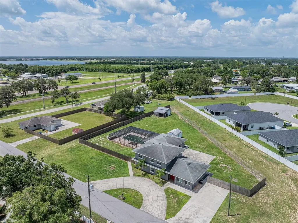 252 W Brookins Avenue Eagle Lake FL 33839