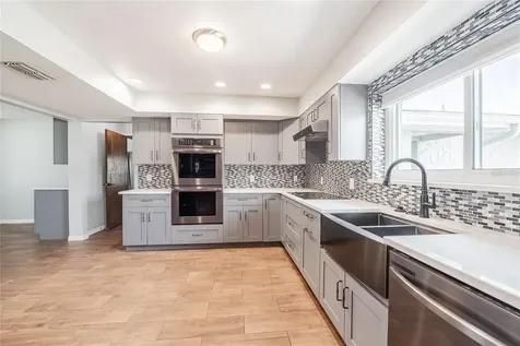 252 W Brookins Avenue Eagle Lake FL 33839