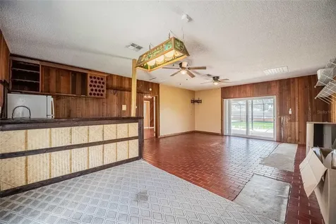 252 W Brookins Avenue Eagle Lake FL 33839