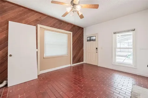 252 W Brookins Avenue Eagle Lake FL 33839