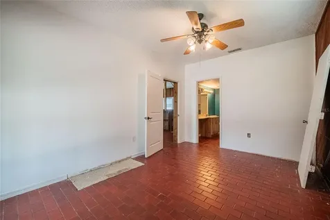 252 W Brookins Avenue Eagle Lake FL 33839