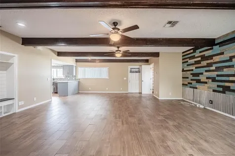 252 W Brookins Avenue Eagle Lake FL 33839