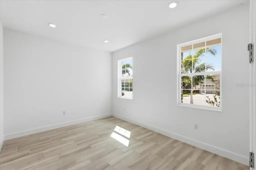 1081 Signet Apollo Beach FL 33572