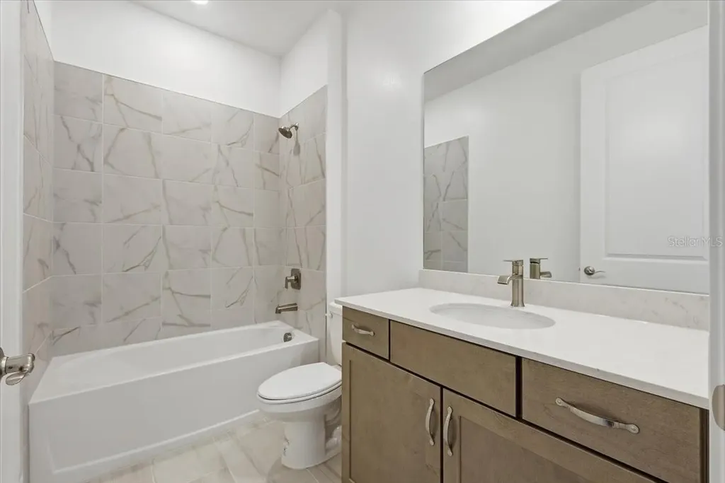 1081 Signet Apollo Beach FL 33572