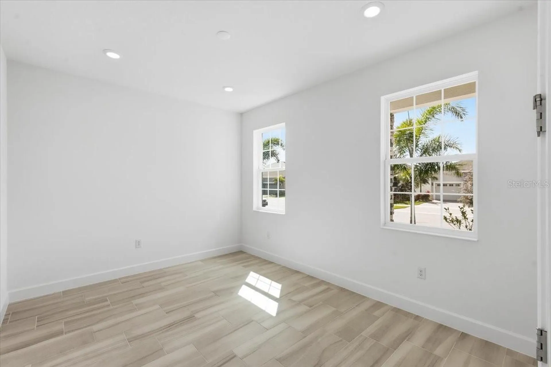 1081 Signet Apollo Beach FL 33572