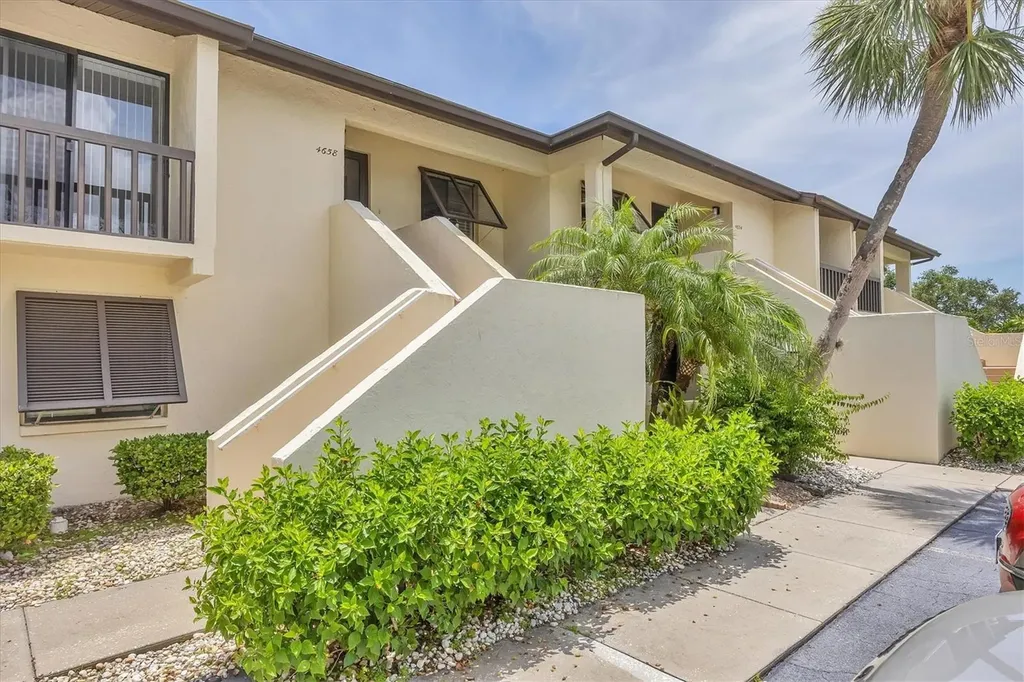 4658 Longwater Chase Sarasota FL 34235