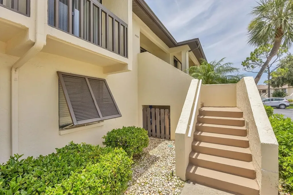 4658 Longwater Chase Sarasota FL 34235