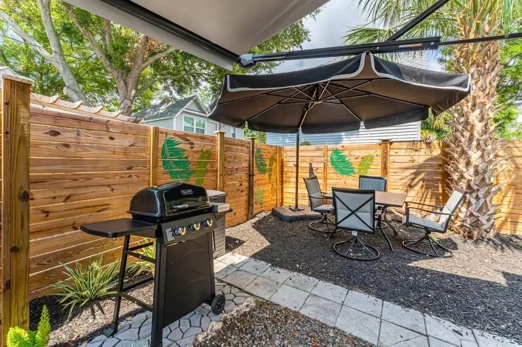 3320 18th Street N St Petersburg FL 33713