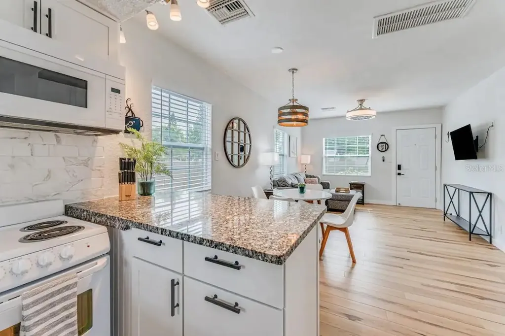 3320 18th Street N St Petersburg FL 33713