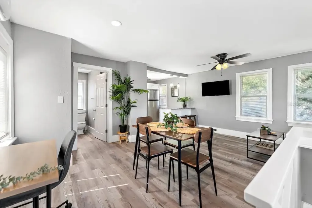 3320 18th Street N St Petersburg FL 33713