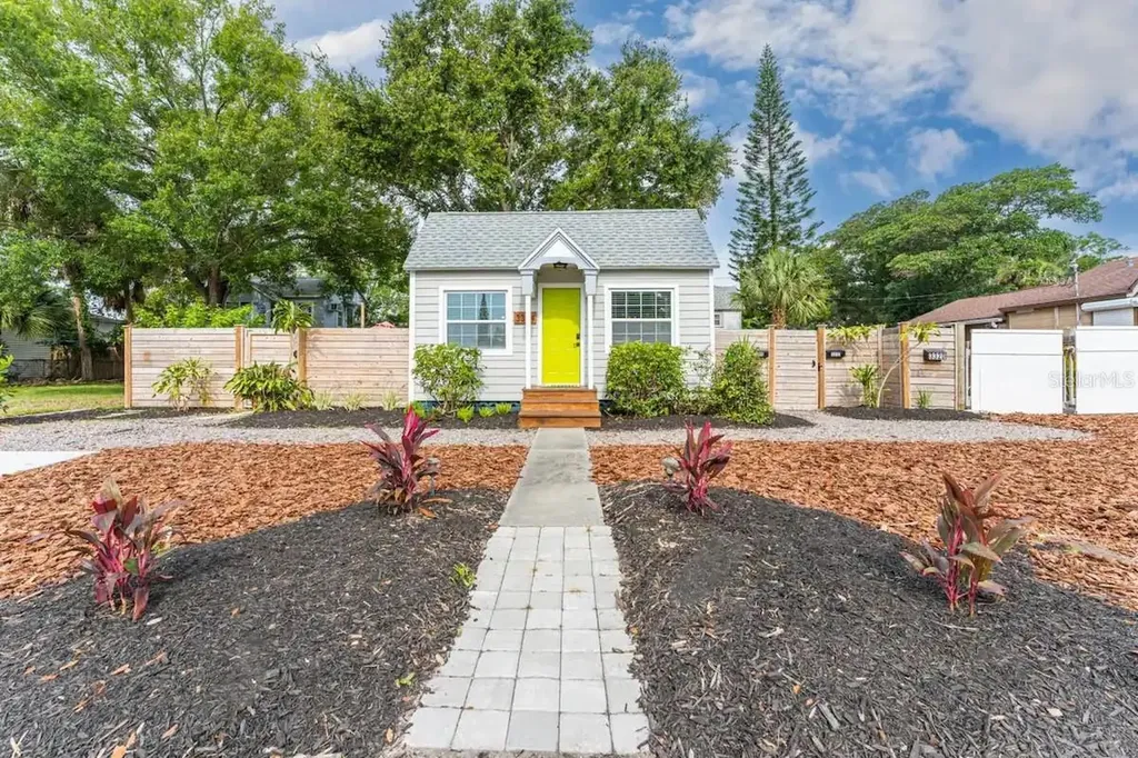 3320 18th Street N St Petersburg FL 33713