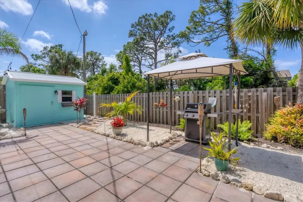 401 Leach Street Englewood FL 34223
