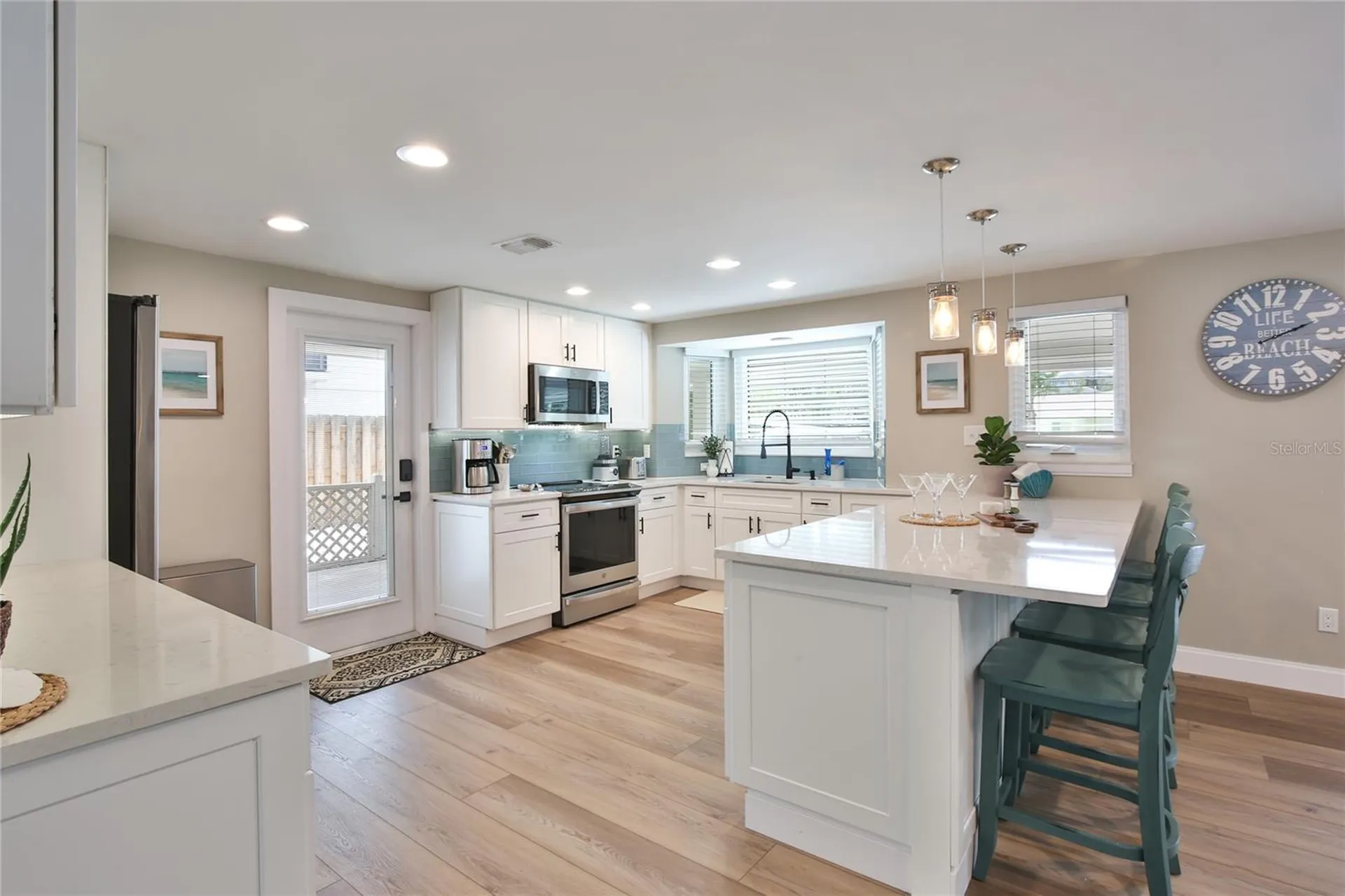 211 Island Circle Sarasota FL 34242