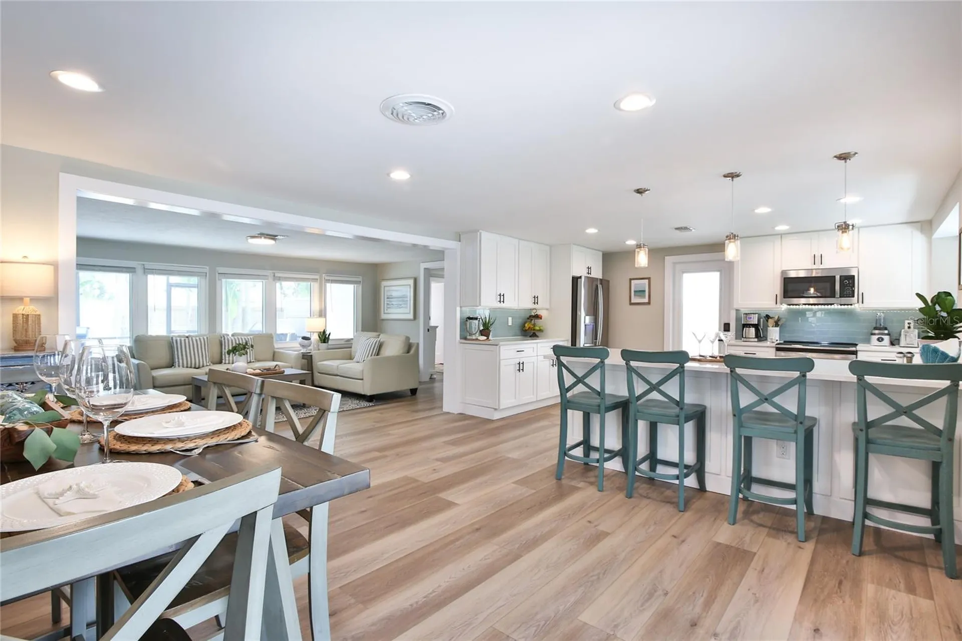211 Island Circle Sarasota FL 34242