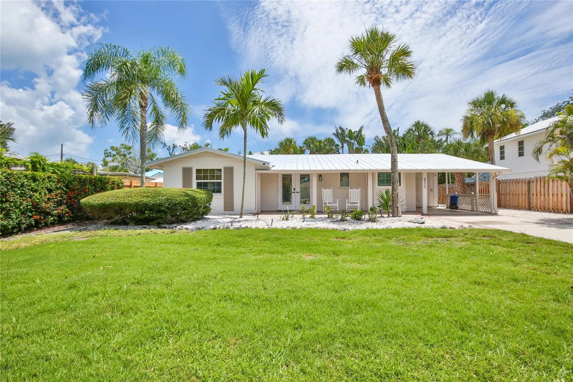 211 Island Circle Sarasota FL 34242