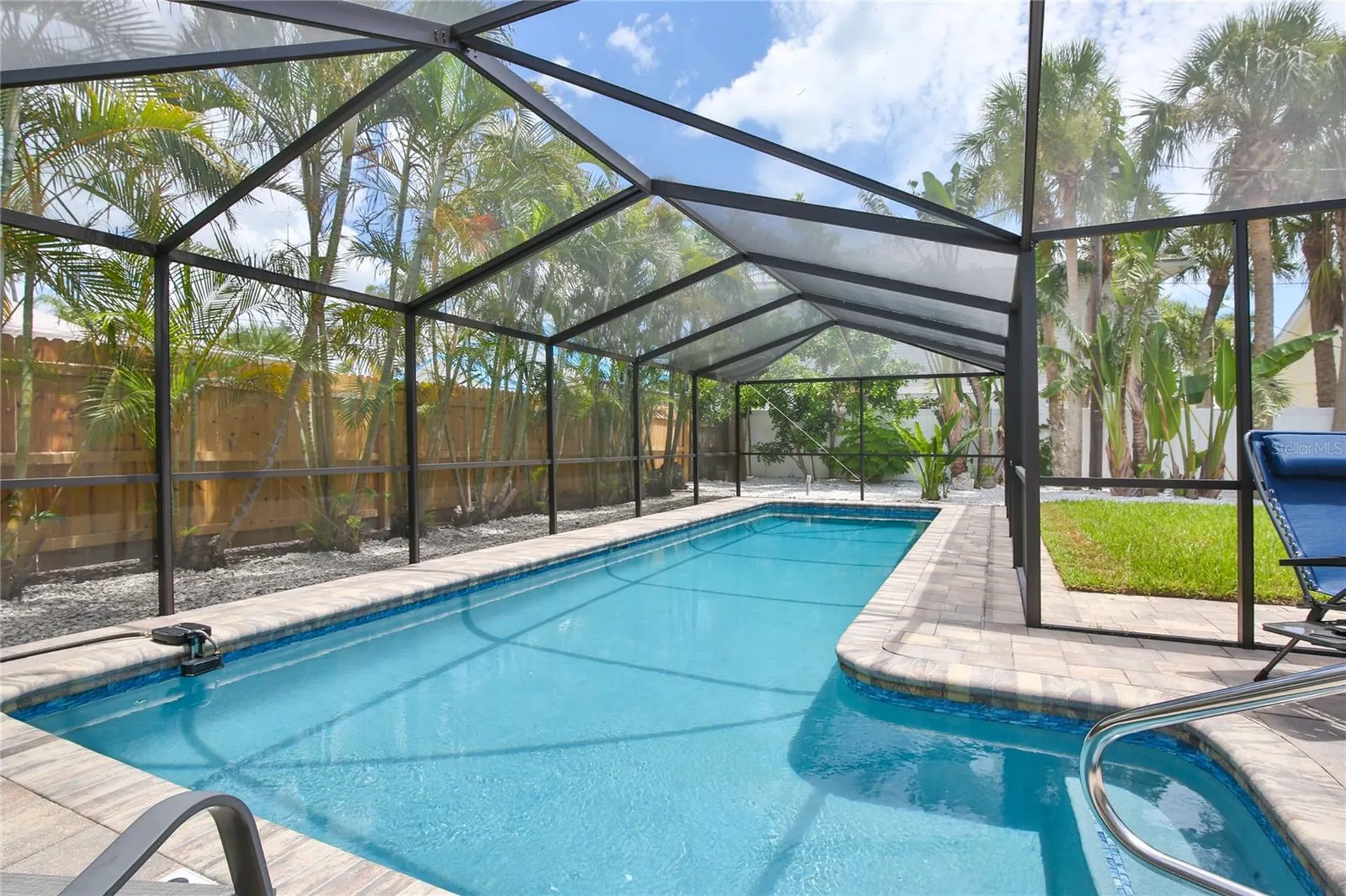 211 Island Circle Sarasota FL 34242