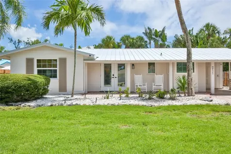 211 Island Circle Sarasota FL 34242