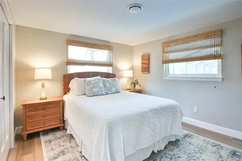 211 Island Circle Sarasota FL 34242