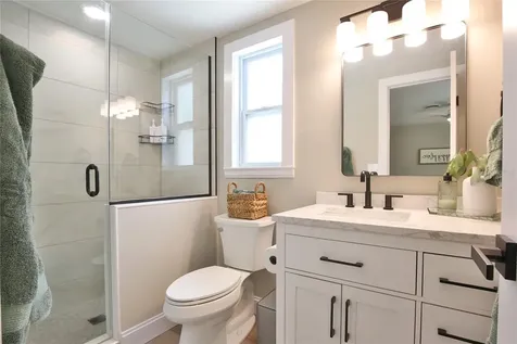 211 Island Circle Sarasota FL 34242