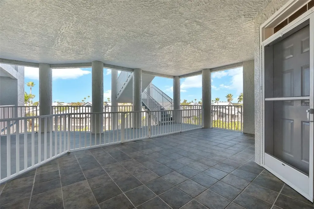 1240 Dolphin Bay Way Sarasota FL 34242