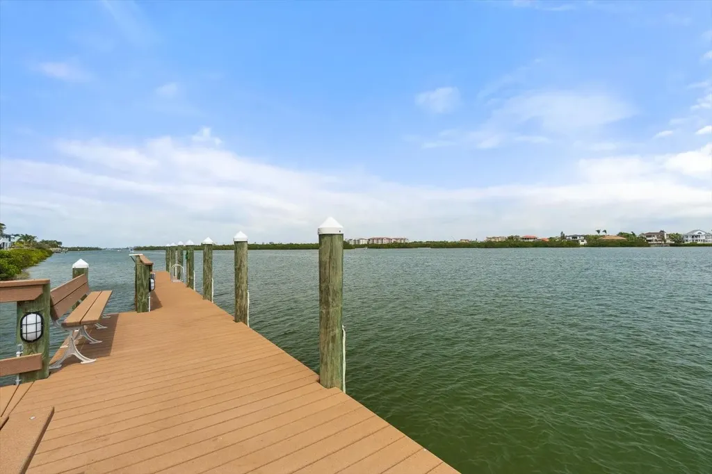 1240 Dolphin Bay Way Sarasota FL 34242