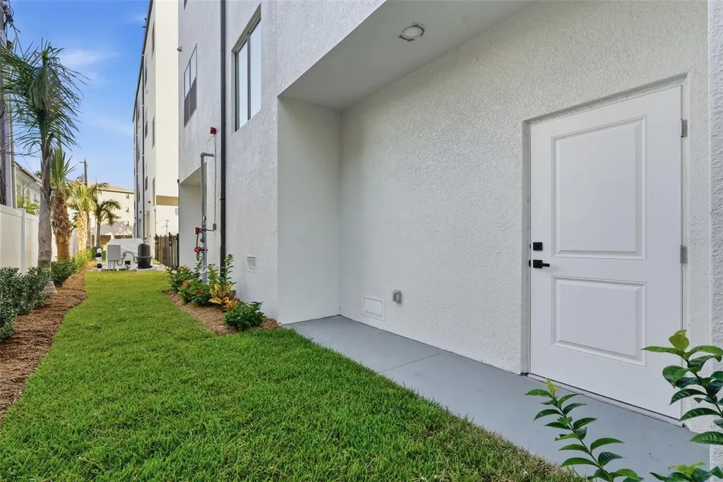 11605 1st Street E Treasure Island FL 33706