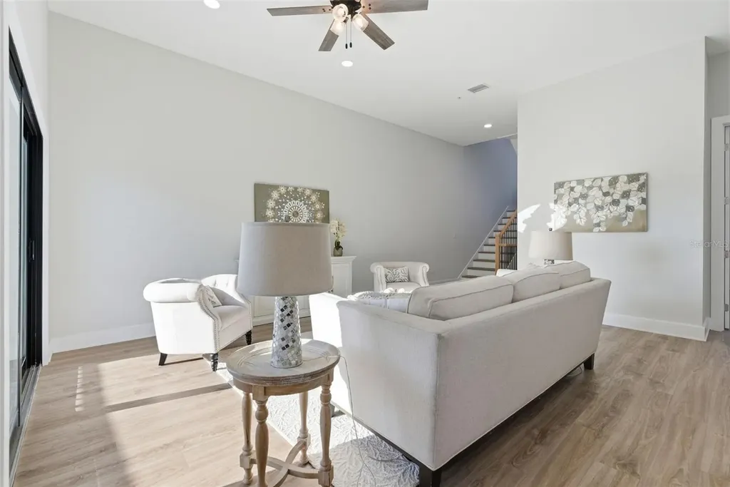11605 1st Street E Treasure Island FL 33706