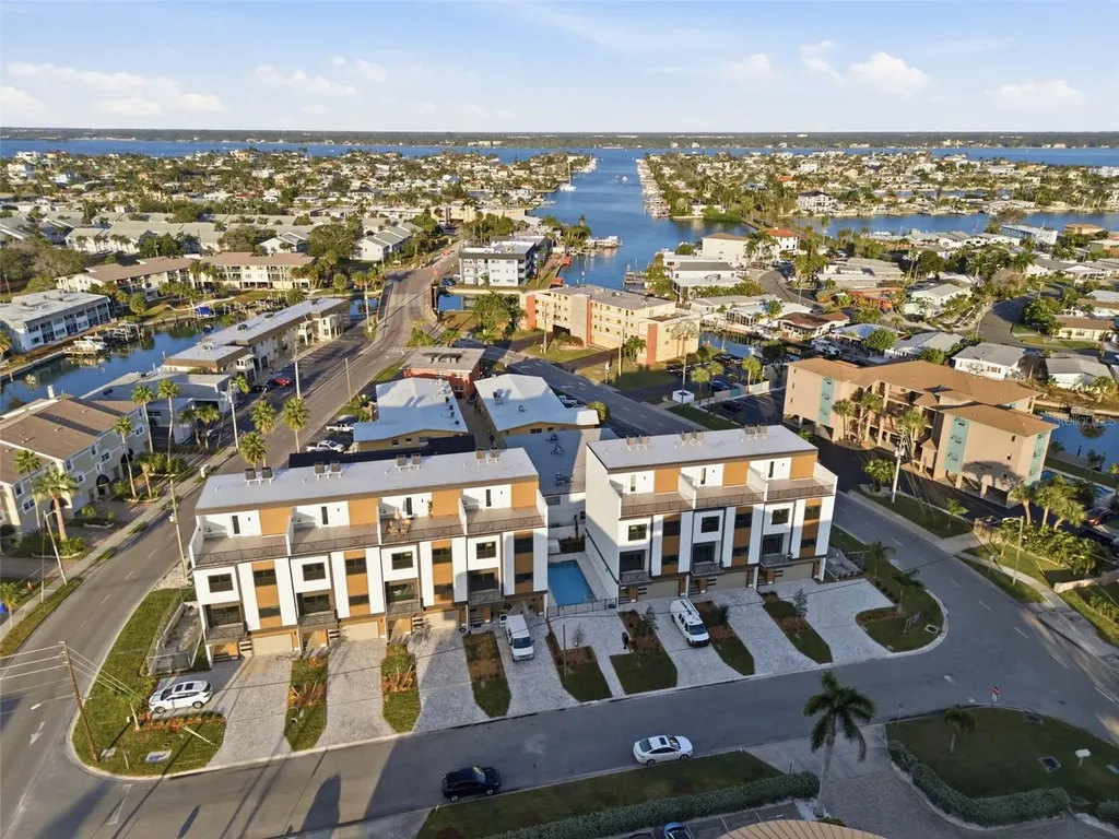 11605 1st Street E Treasure Island FL 33706
