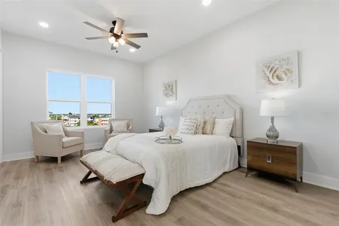 11605 1st Street E Treasure Island FL 33706