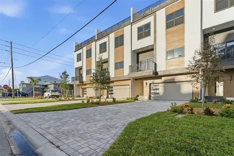 11605 1st Street E Treasure Island FL 33706