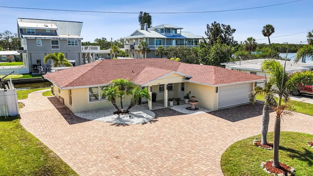 6917 22nd Street W Bradenton FL 34207
