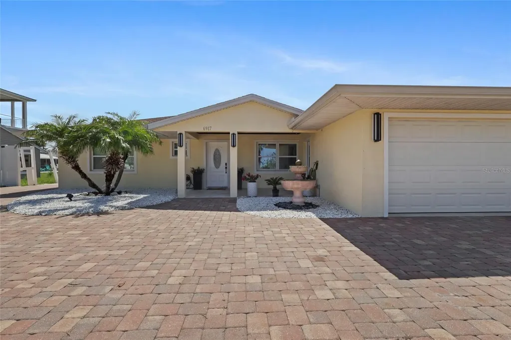 6917 22nd Street W Bradenton FL 34207