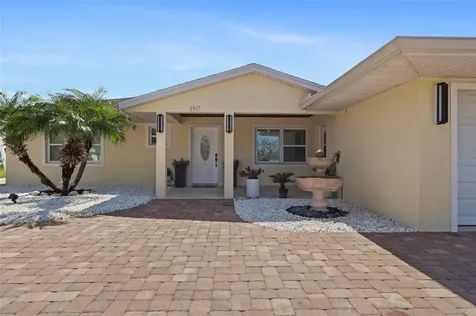 6917 22nd Street W Bradenton FL 34207