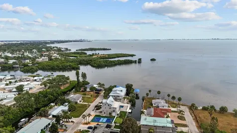 6917 22nd Street W Bradenton FL 34207
