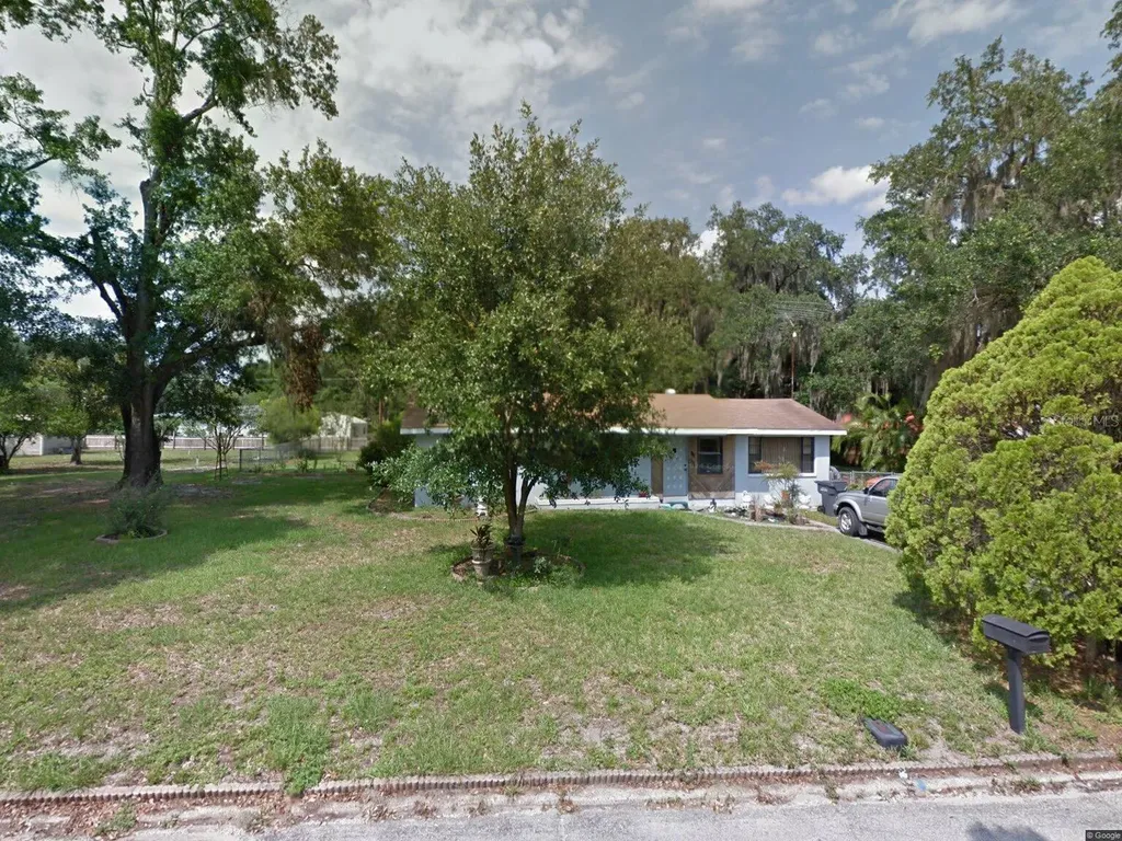 311 Luna Road Auburndale FL 33823