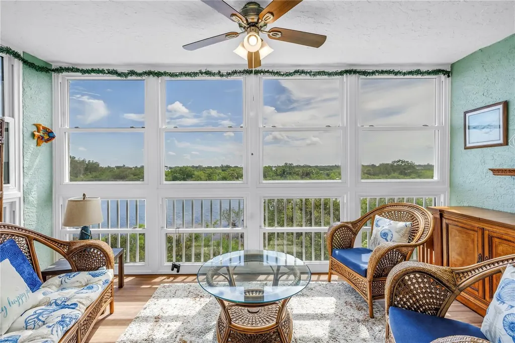 6399 Shoreline Drive St Petersburg FL 33708