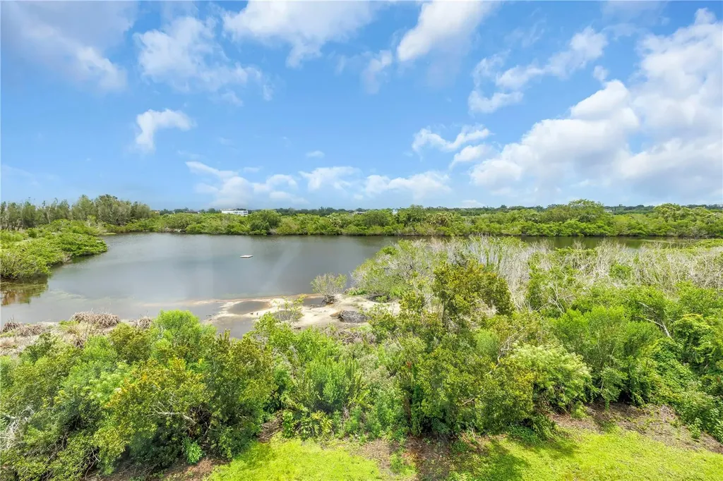 6399 Shoreline Drive St Petersburg FL 33708