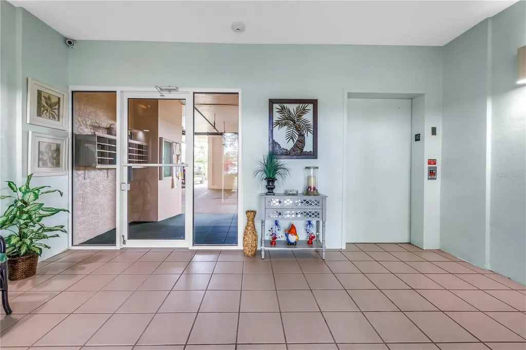 6399 Shoreline Drive St Petersburg FL 33708