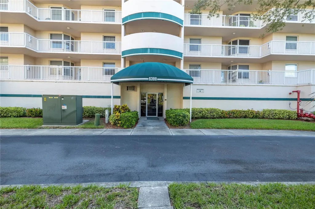 6399 Shoreline Drive St Petersburg FL 33708