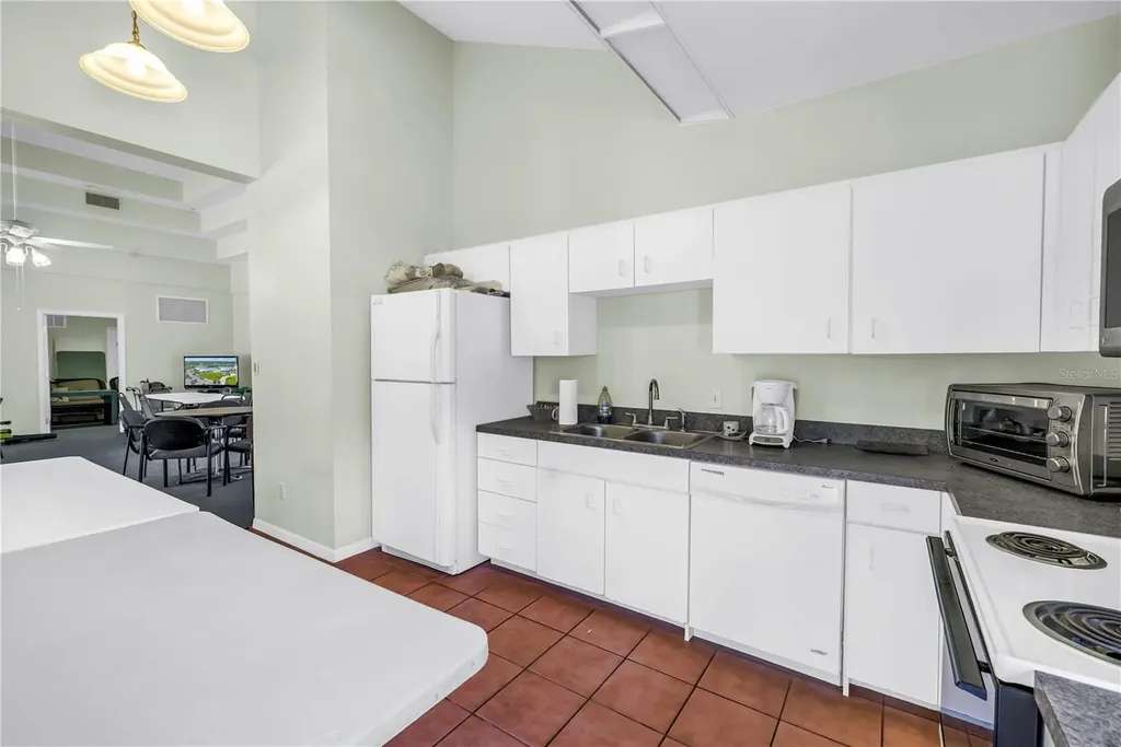 6399 Shoreline Drive St Petersburg FL 33708