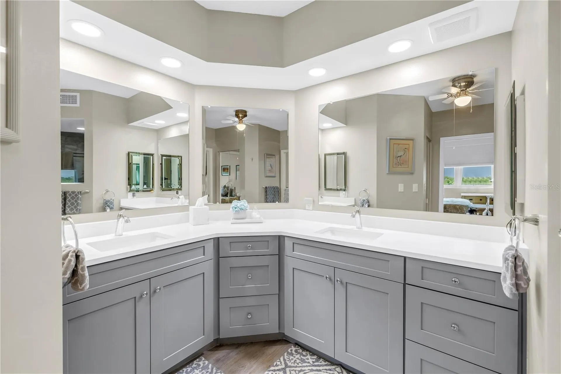 6399 Shoreline Drive St Petersburg FL 33708