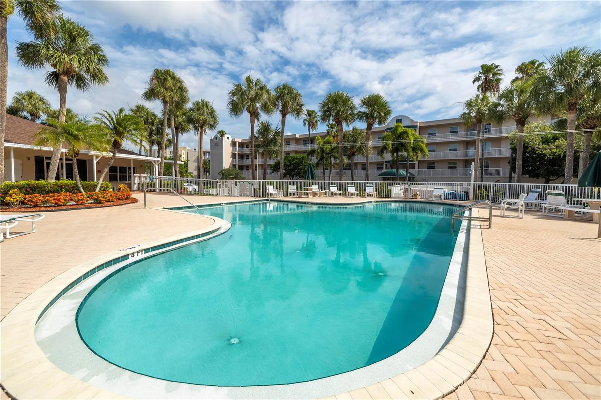 6399 Shoreline Drive St Petersburg FL 33708