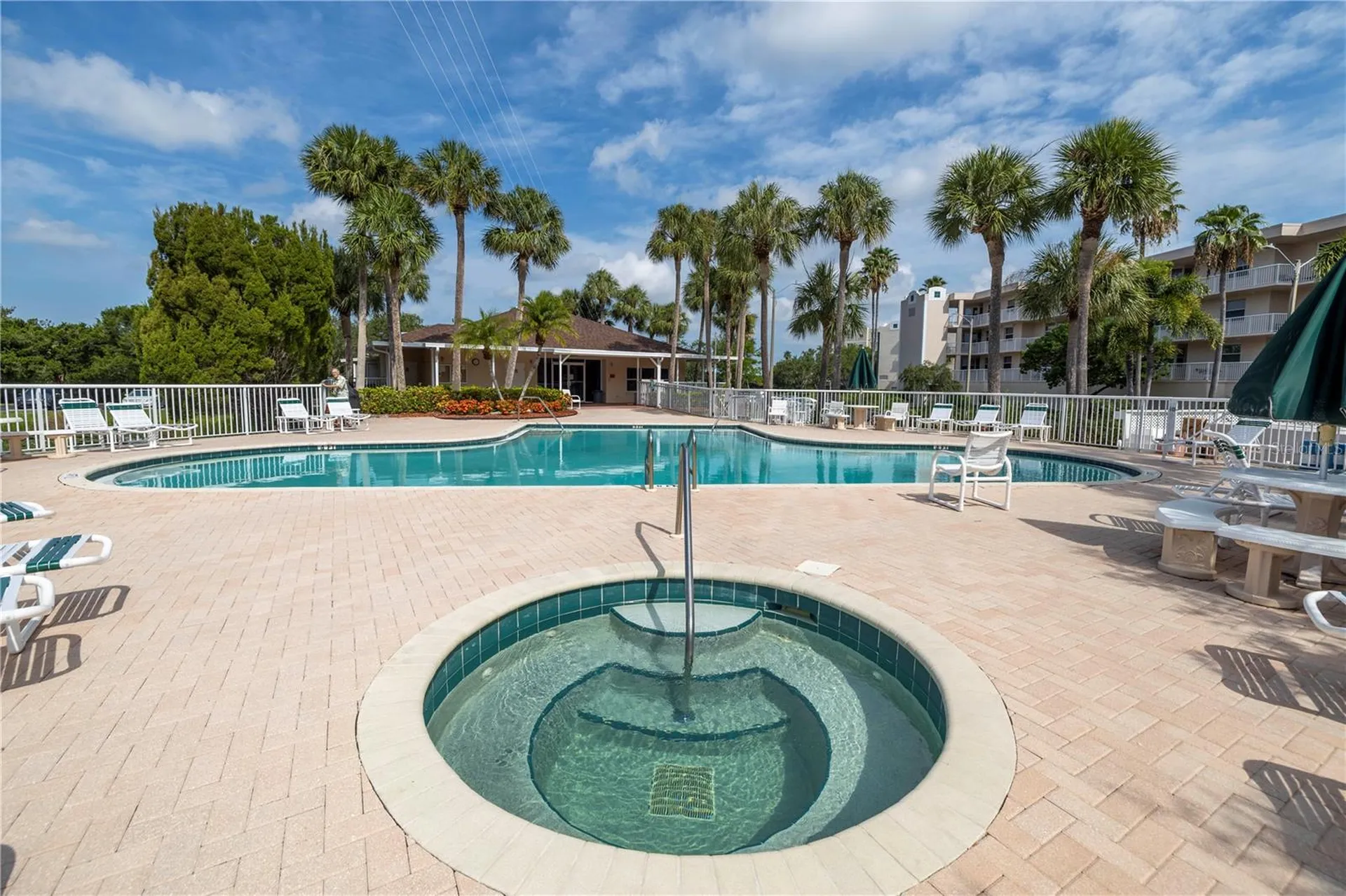 6399 Shoreline Drive St Petersburg FL 33708